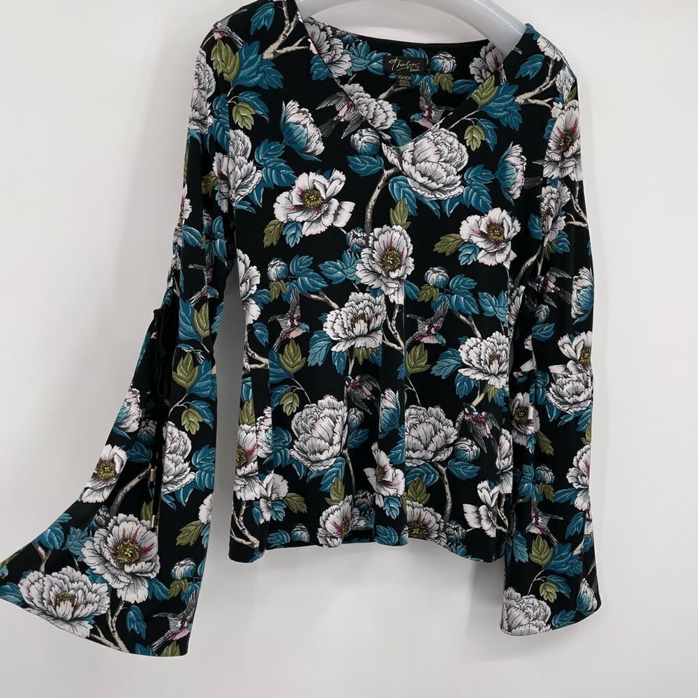 Thalia Sodi XS Pretty Flower Pattern Blouse with Bell Sleeves
